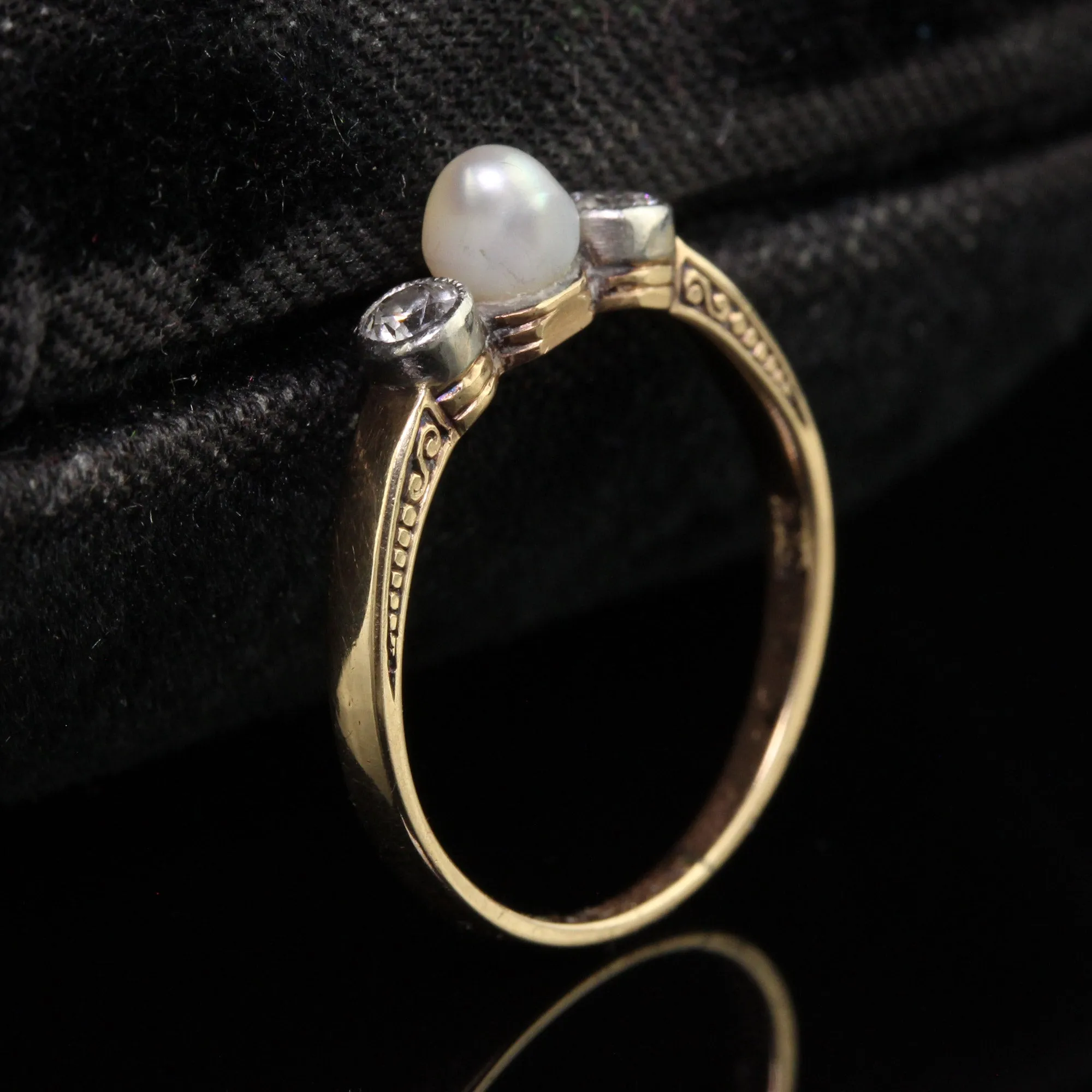 Antique Art Deco 14K Yellow Gold Old Euro Diamond and Pearl Three Stone Ring