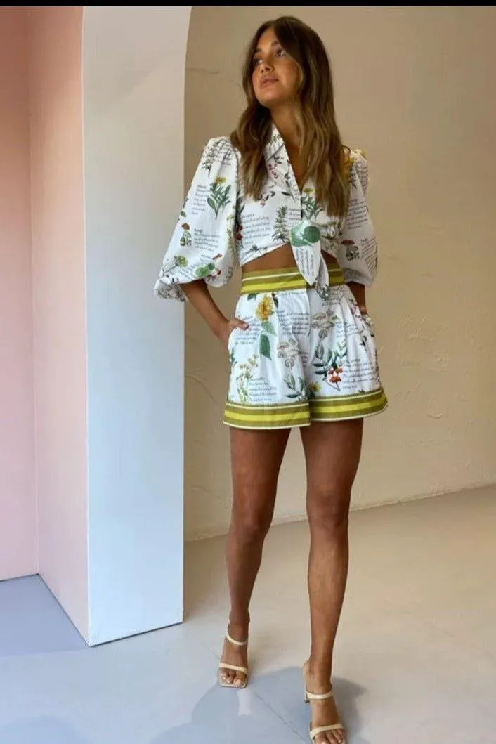 Belly-Revealing Short Top High Waist Shorts Suit