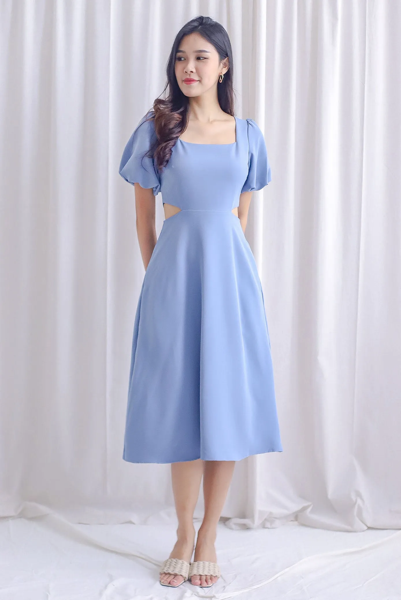 Chantel Sleeved Cut Out Waist Midi Dress In Steel Blue