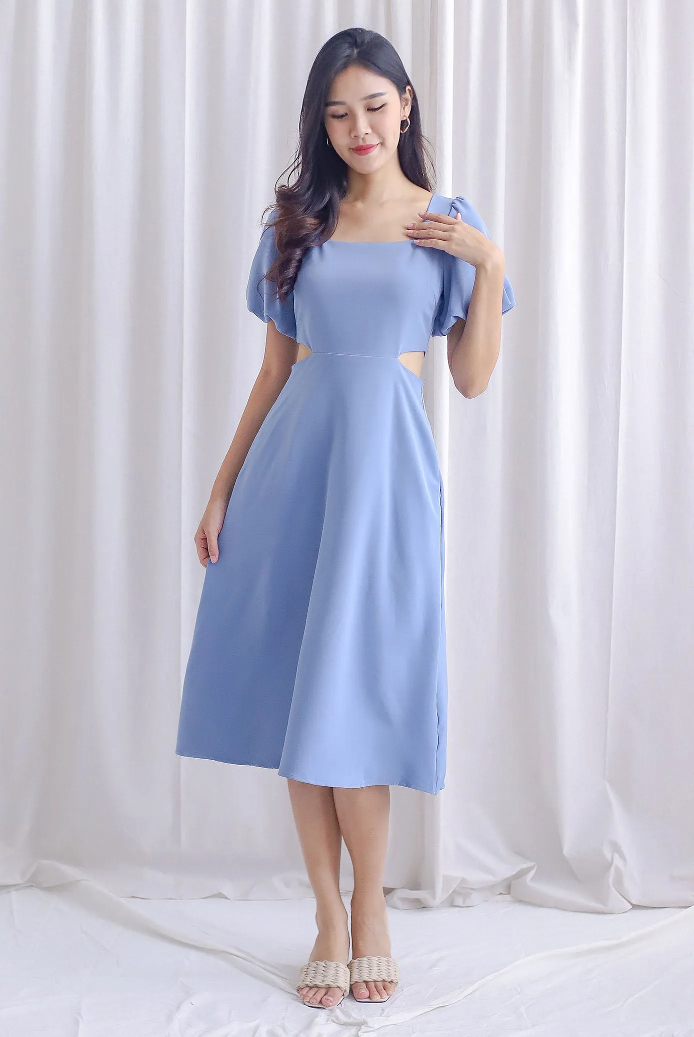 Chantel Sleeved Cut Out Waist Midi Dress In Steel Blue