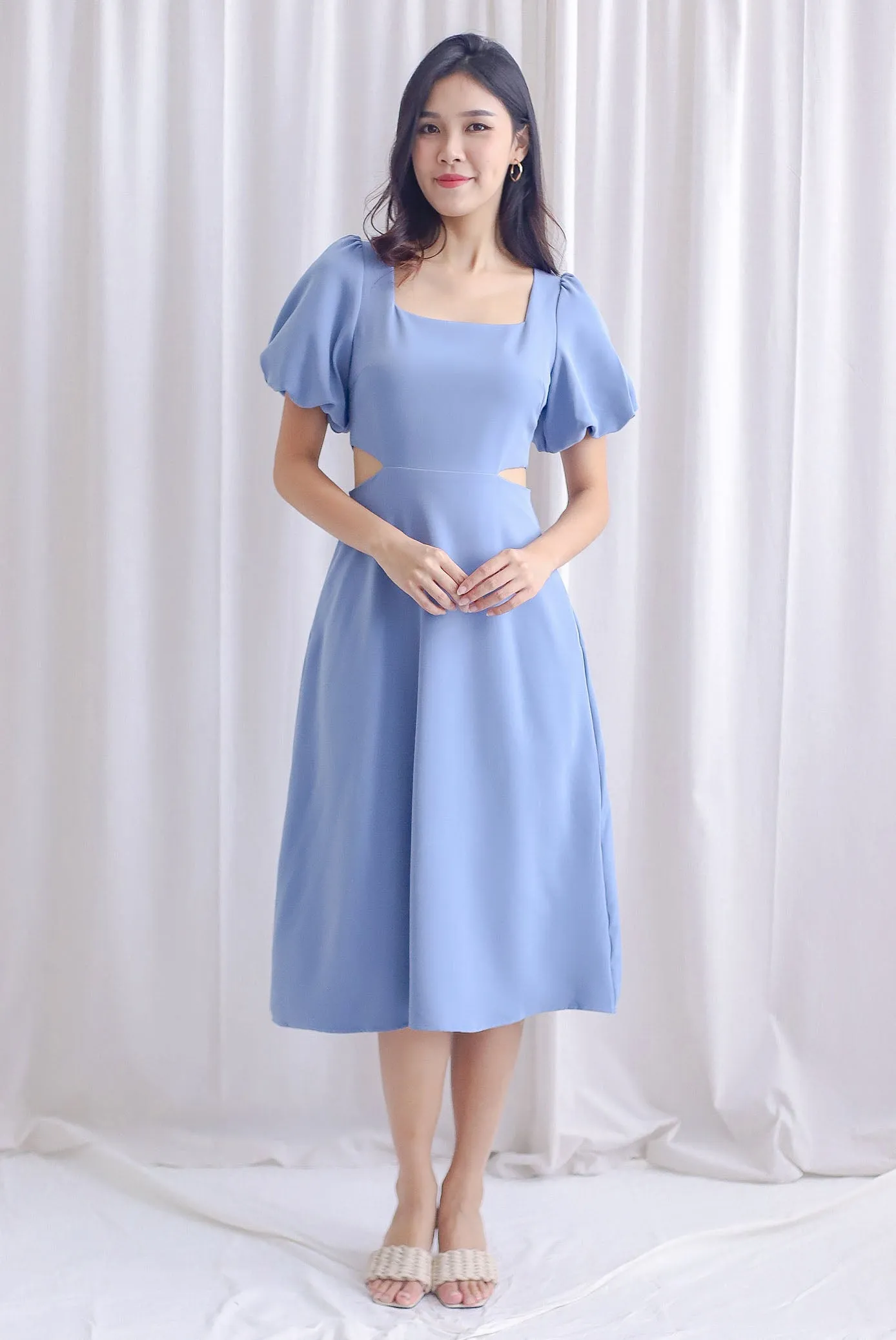 Chantel Sleeved Cut Out Waist Midi Dress In Steel Blue