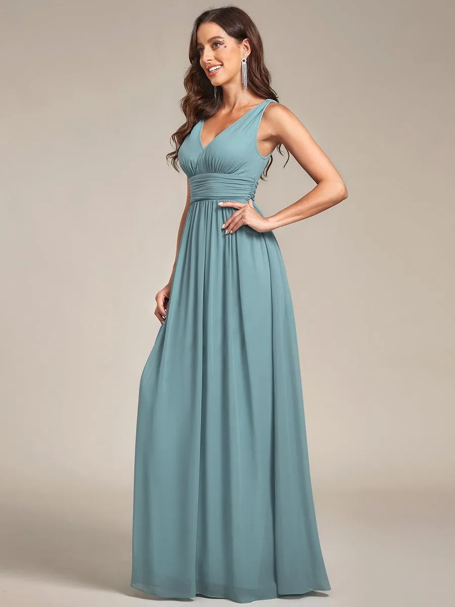 Col V sans manches plissé chiffon robe longue soirée