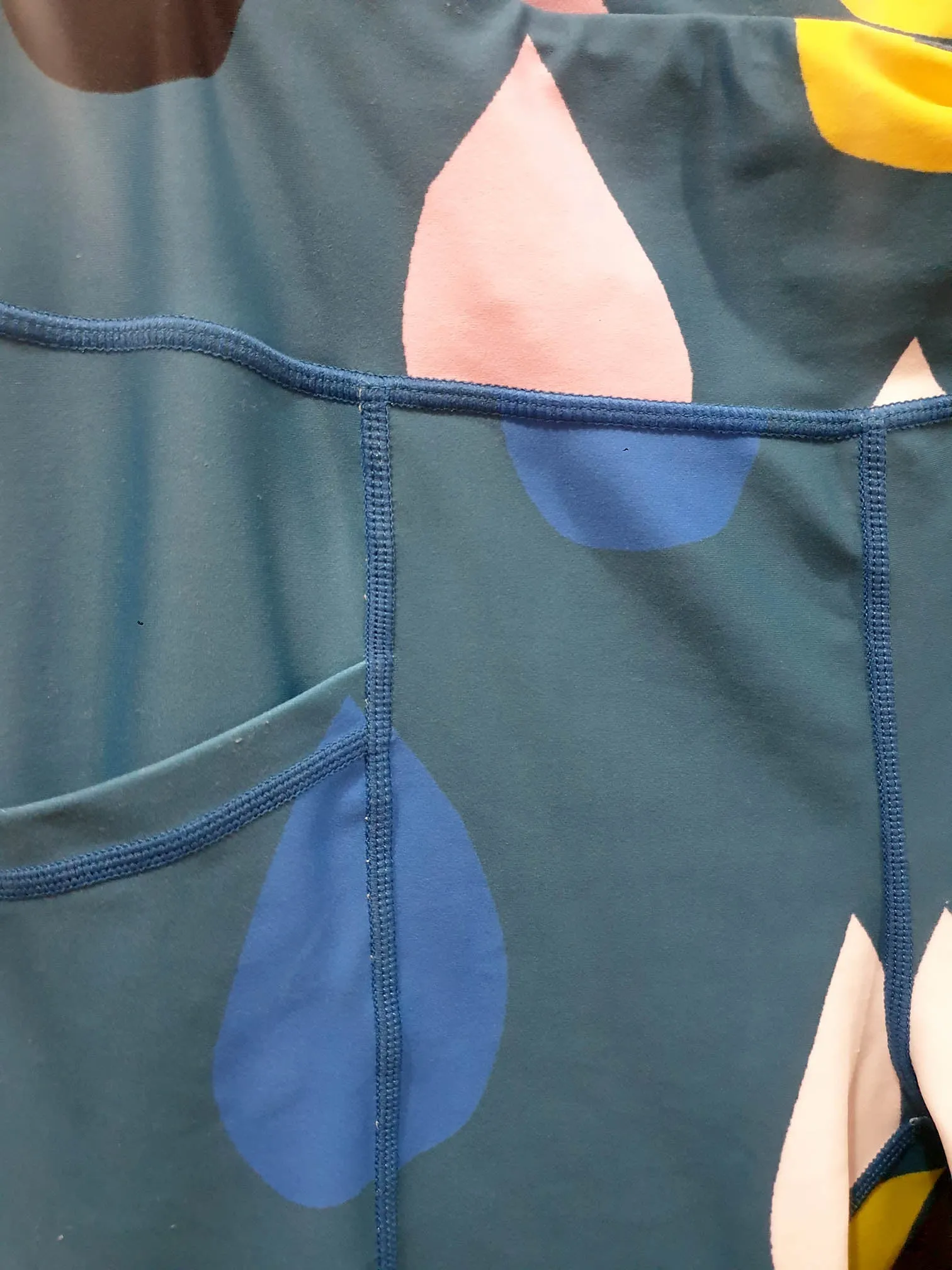 Doops unique print yoga pants medium
