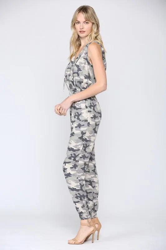 Hooded sleeveless camouflage jumpsuit