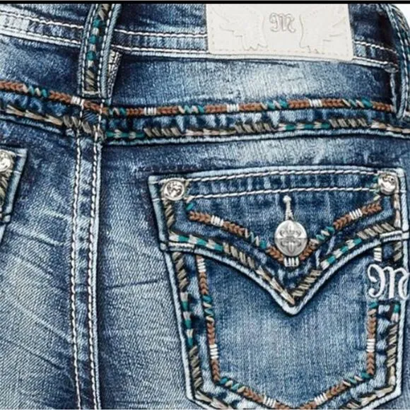 Miss Me Mid-Rise Mid Length Shorts Size 26