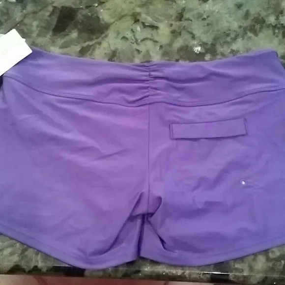 New Athleta Purple Shirted Band Sambu Shorts Small