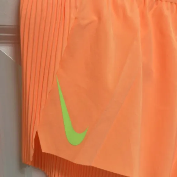 Nike Athletic/Athleisure/Running Shorts XL, NWT