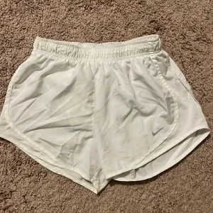 💜Nike running shorts