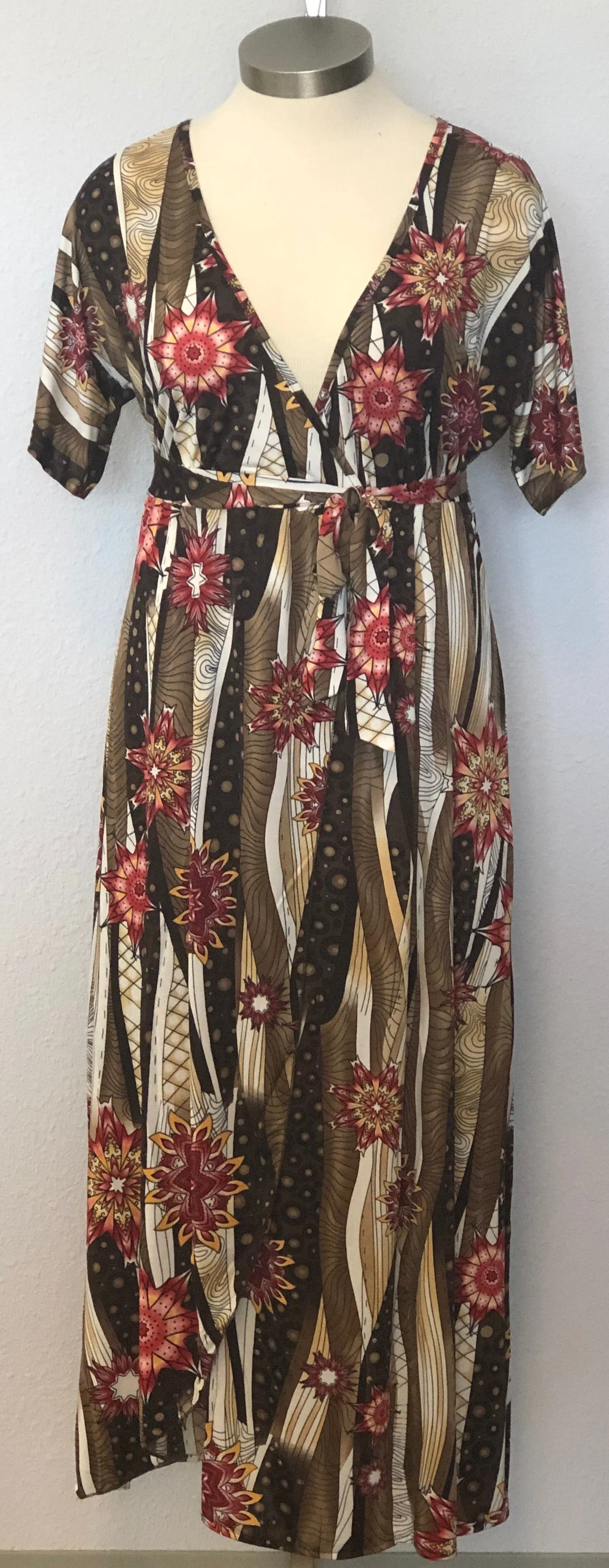 PLUS V-NECK PRINT MAXI DRESS