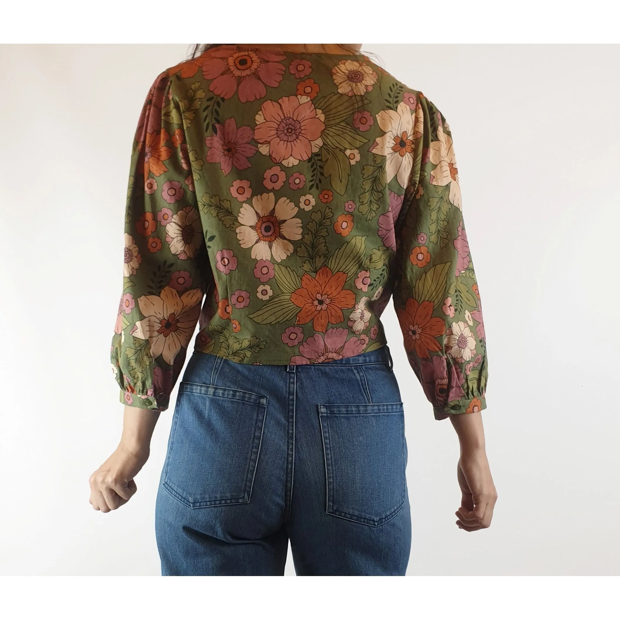 Princess Highway green floral long sleeve cropped shirt size 8