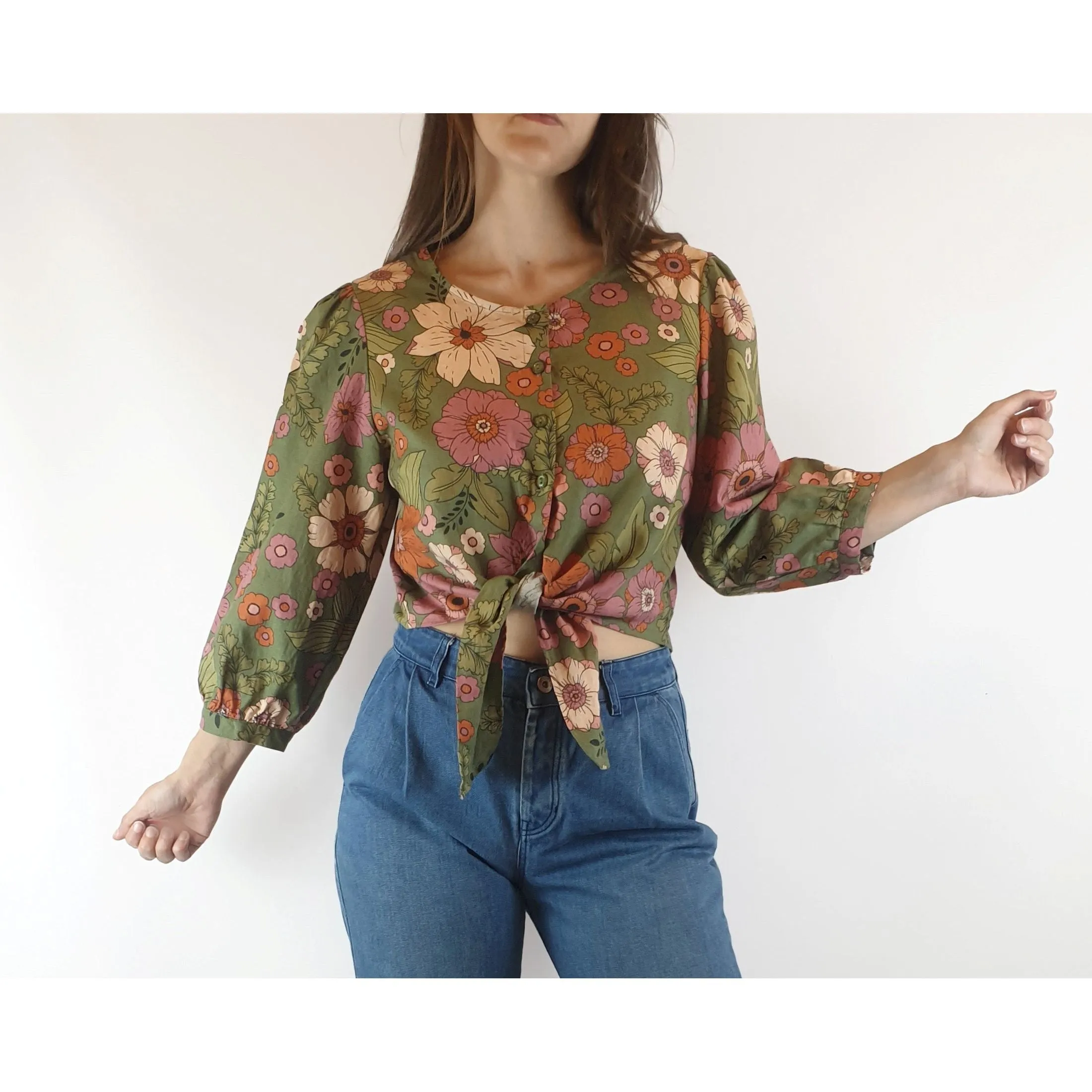 Princess Highway green floral long sleeve cropped shirt size 8