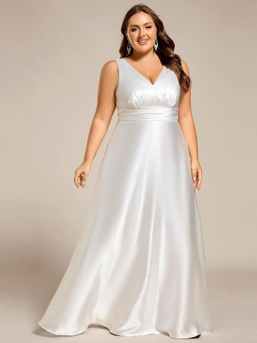 Robe de demoiselle d'honneur fendue en satin sans manches à col en V
