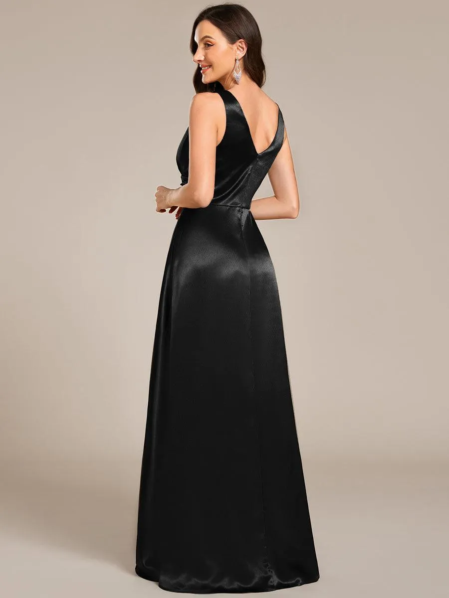 Robe de demoiselle d'honneur fendue en satin sans manches à col en V