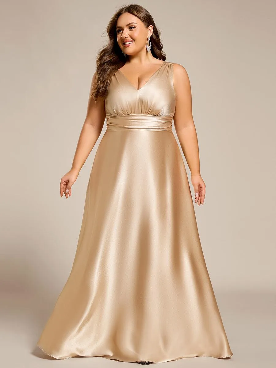 Robe de demoiselle d'honneur fendue en satin sans manches à col en V