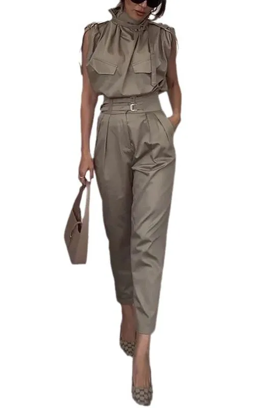 Turtle neck sleeveless Suit