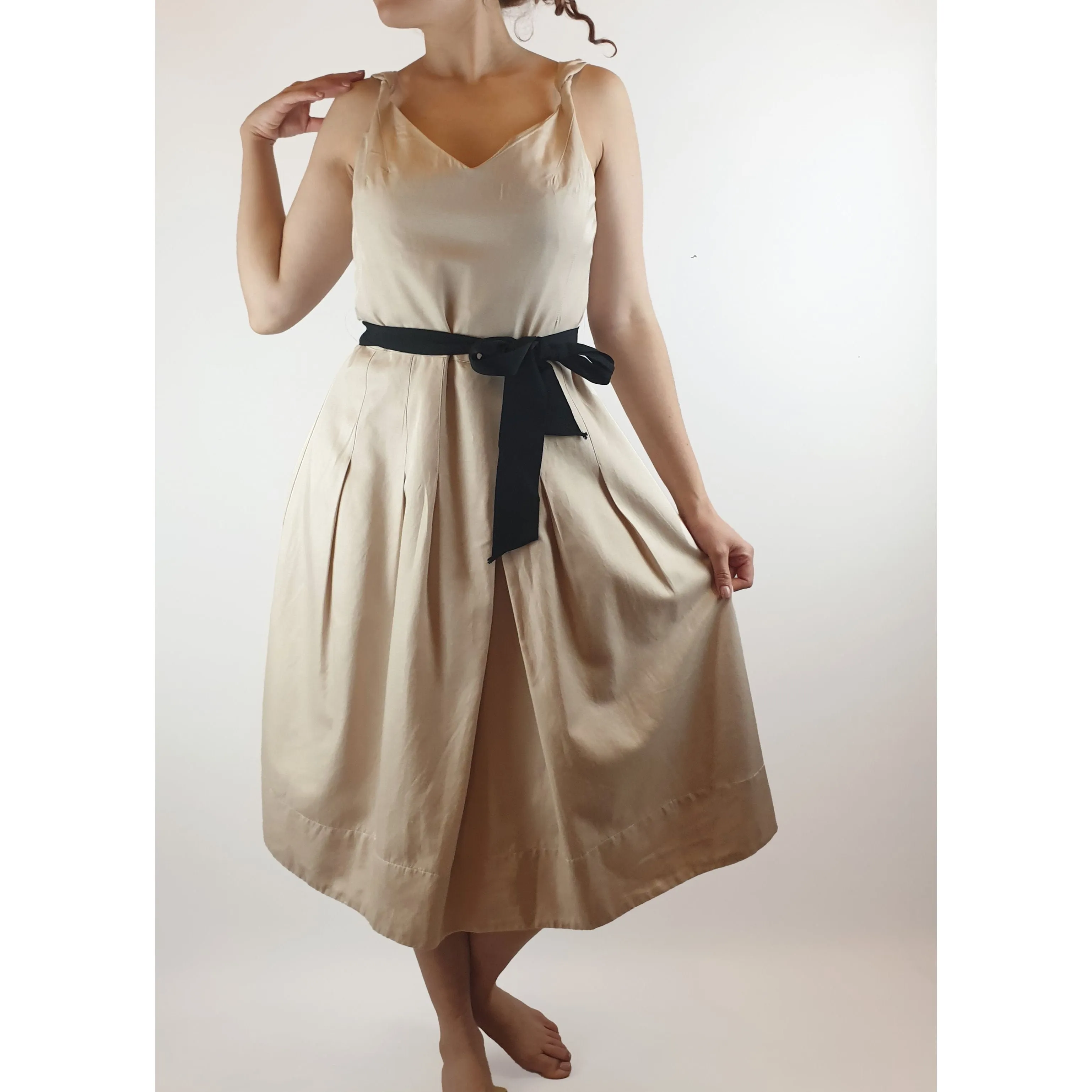 Veronica Maine cream sleeveless dress with contrasting black ribbon waist tie size 10