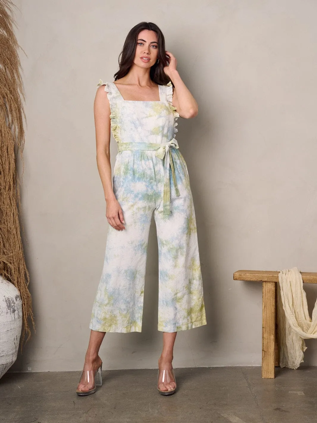 WOMEN'S SLEEVELESS SELF TIE RUFFLE TIE DYE CROP JUMPSUIT