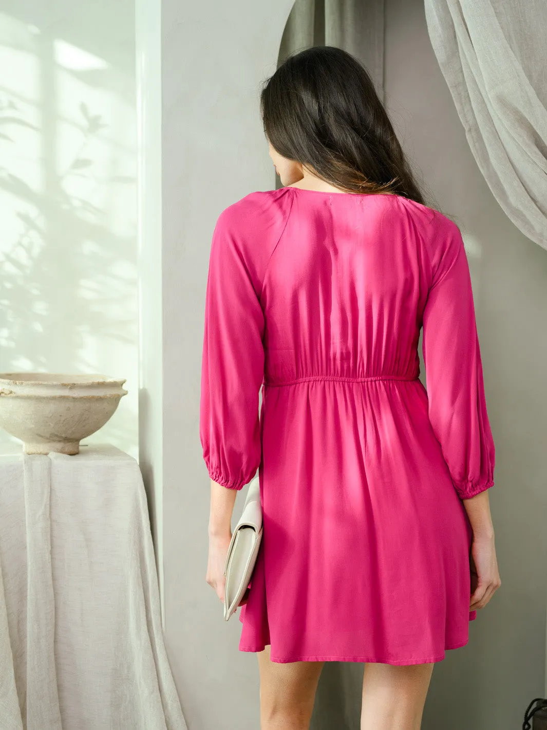 WOMEN'S V-NECK SMOCKING DETAIL MINI DRESS